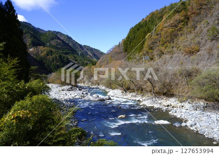 川の流れ 127653994