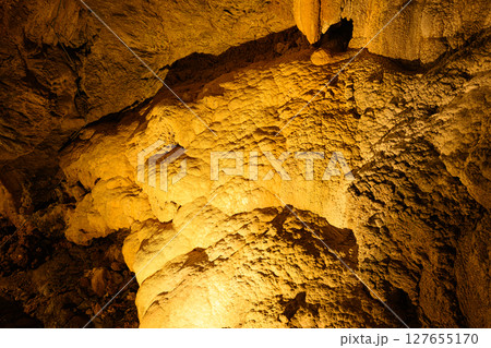 沖縄の鍾乳洞　CAVE OKINAWA 127655170