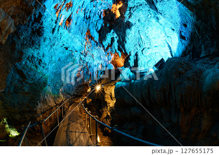 沖縄の鍾乳洞　CAVE OKINAWA 127655175