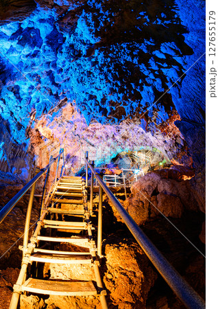 沖縄の鍾乳洞　CAVE OKINAWA 127655179