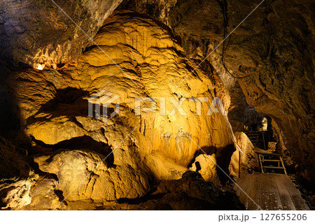 沖縄の鍾乳洞　CAVE OKINAWA 127655206