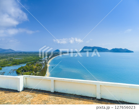 タイ・プラチュワップキーリーカンの青い海 Prachuap Khiri Khan, Thailand タイ・プラチュワップキーリーカンの青い海 Prachuap Khiri Khan, Thailand 127656023