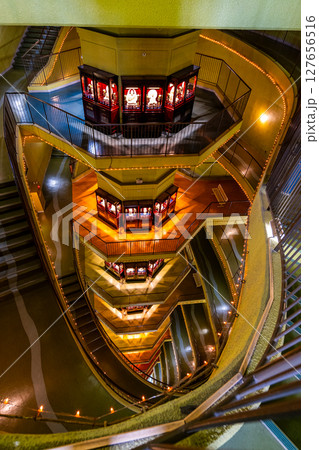 仙台天道白衣大観音(仙台大観音)地上100m12層の胎内は60mの吹き抜け 三十三観音 十二神将 百 仙台天道白衣大観音(仙台大観音)地上100m12層の胎内は60mの吹き抜け 三十三観音 十二神将 百 127656516