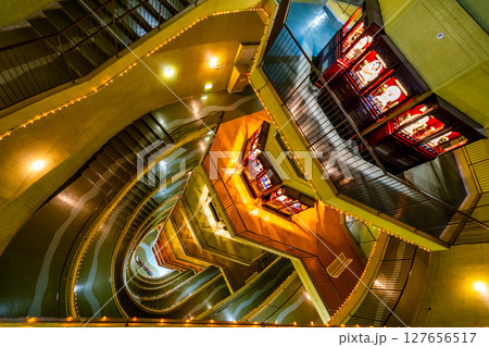 仙台天道白衣大観音(仙台大観音)地上100m12層の胎内は60mの吹き抜け 三十三観音 十二神将 百 仙台天道白衣大観音(仙台大観音)地上100m12層の胎内は60mの吹き抜け 三十三観音 十二神将 百 127656517