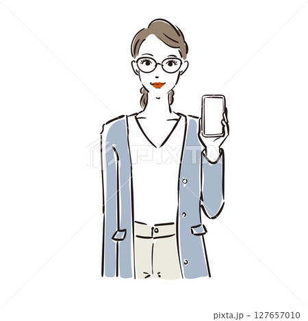 スマホを持つメガネ姿のかっこいいビジネスウーマン 127657010
