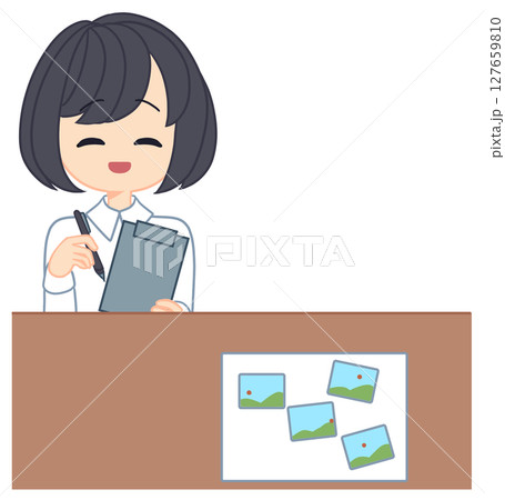 知能検査をする女性 知能検査をする女性 127659810