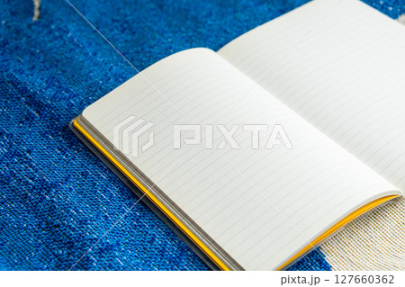 罫線 ノート 手帳 日記帳 罫線 ノート 手帳 日記帳 127660362