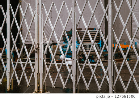 工事現場の静けさ 工事現場の静けさ 127661500