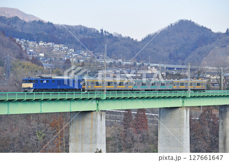 中央本線　鳥沢－猿橋　JR東日本　EF64-1032（長岡）+205系　廃車回送 127661647