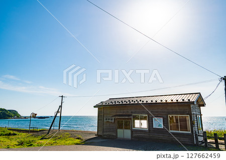 海が見える駅、五能線、驫木駅。日本、青森、深浦 127662459