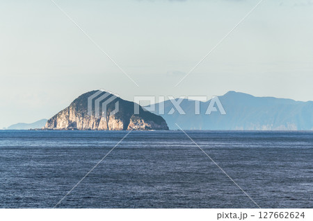 【東京九州フェリーはまゆう新門司行 高知県柏島沖を航行 蒲葵島】 【東京九州フェリーはまゆう新門司行 高知県柏島沖を航行 蒲葵島】 127662624