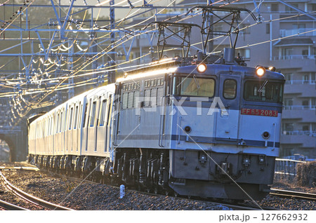 東海道本線　真鶴　JR貨物　EF65-2083＋東京都交通局　12-600形　12-641F編成＋ヨ 127662932