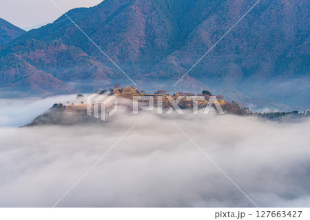 竹田城跡 雲海 竹田城跡 雲海 127663427