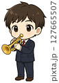 トランペットを吹く制服の男の子 127665507
