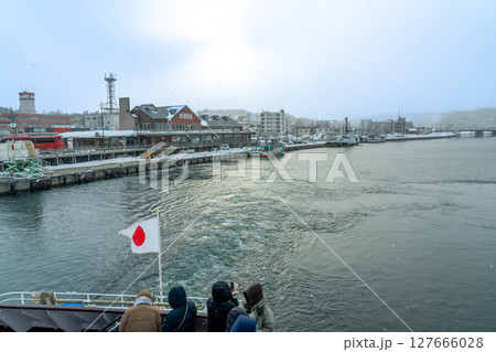 北海道網走市 流氷観光砕氷船おーろら号からの乗り場の道の駅流氷街道網走の眺め 北海道網走市 流氷観光砕氷船おーろら号からの乗り場の道の駅流氷街道網走の眺め 127666028