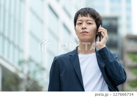 男性 カジュアルビジネス スマホ 男性 カジュアルビジネス スマホ 127666734