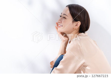 日差し　ビューティー　夏 127667223