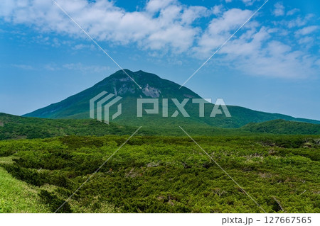 知床峠より望む羅臼岳 知床峠より望む羅臼岳 127667565