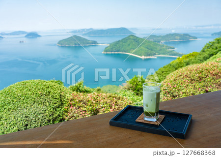紫雲出山山頂のカフェからの景色 紫雲出山山頂のカフェからの景色 127668368