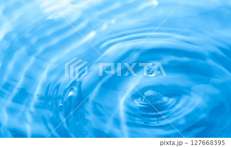 水しぶきのアクションショット 水しぶきのアクションショット 127668395