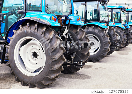 Tractor agricultural machines 127670535