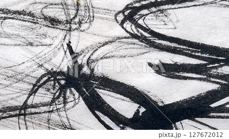 墨絵の筆跡ドローイング、和紙のテクスチャ背景素材、毛筆アートドローイング、和紙素材バナー 127672012