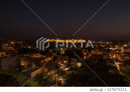 ジャイサルメール砦の夕暮れ 127675211