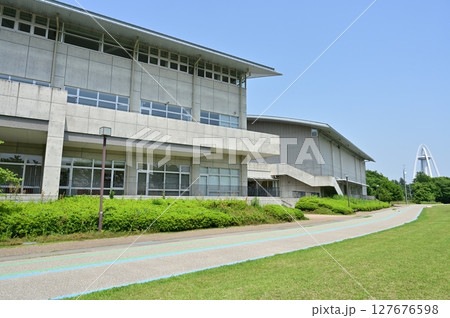 一宮市総合体育館（愛知県）と一宮タワー 127676598