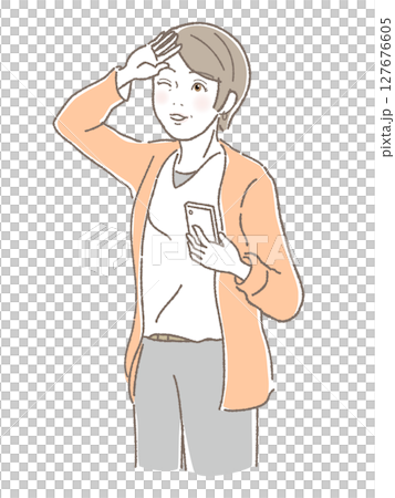 片手にスマホを持ちまぶしそうにしている中高年女性 127676605