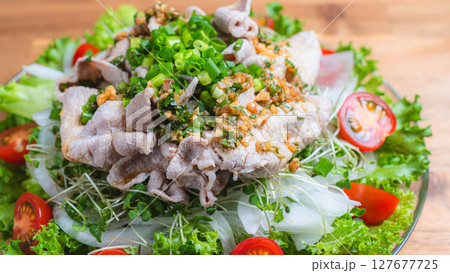 彩り豊かな豚しゃぶサラダ 彩り豊かな豚しゃぶサラダ 127677725