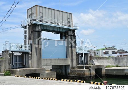 防潮水門と運河 防潮水門と運河 127678805