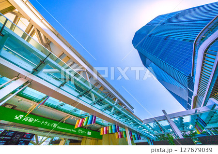 日本の東京都市景観 高輪ゲートウェイ駅や高輪ゲートウェイシティなどを望む 127679039