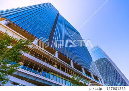 日本の東京都市景観 高輪ゲートウェイ駅前の高輪ゲートウェイシティなどを望む=2025年6月22日 日本の東京都市景観 高輪ゲートウェイ駅前の高輪ゲートウェイシティなどを望む=2025年6月22日 127681283