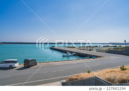 磐田市の渚の交流館から見る海の風景(静岡県) 127681294