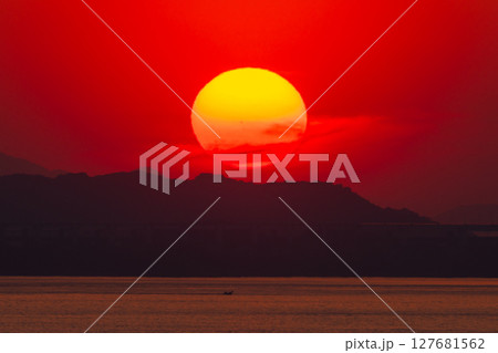 《香川県》瀬戸大橋と大海原の夕景 《香川県》瀬戸大橋と大海原の夕景 127681562