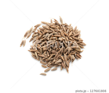 Cumin seed isolated. Caraway or fennel dry seeds close up, zeera macro, Indian cumin or zira grains 127681808