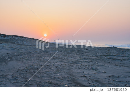 袋井市の同笠海岸の風景(静岡県) 127681980