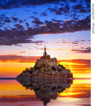 Mont Saint-Michel view in the sunrise light. Normandy, northern France 127683558