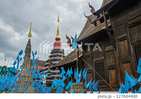 古い寺院と仏塔 古い寺院と仏塔 127684980