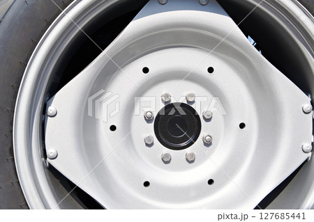 Vehicle disk wheel tractor 127685441