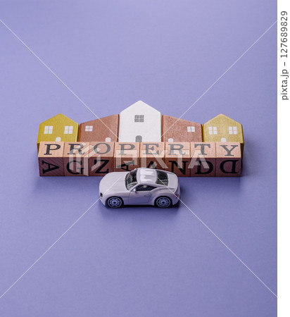 Property, house, real estate, purchase or sale. Financial investment Property, house, real estate, purchase or sale. Financial investment 127689829