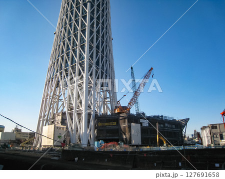東京　墨田区　建設中の東京スカイツリータウン　2010年01月 127691658