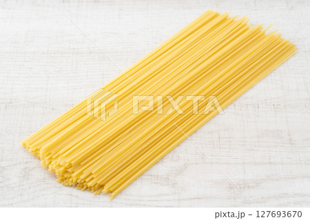 スパゲッティパスタの乾麺 127693670