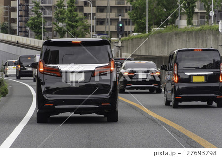 渋滞走行イメージ 127693798