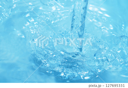 水・水飛沫・水面・水柱・泡・波紋 127695331