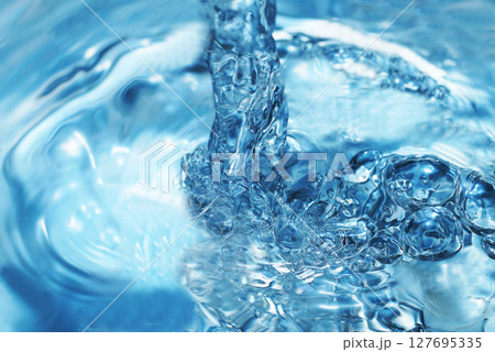水・水飛沫・水面・水柱・泡・波紋 水・水飛沫・水面・水柱・泡・波紋 127695335