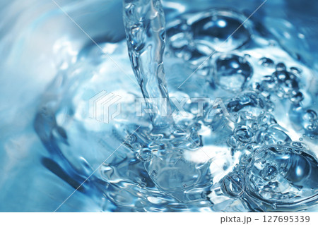 水・水飛沫・水面・水柱・泡・波紋 127695339