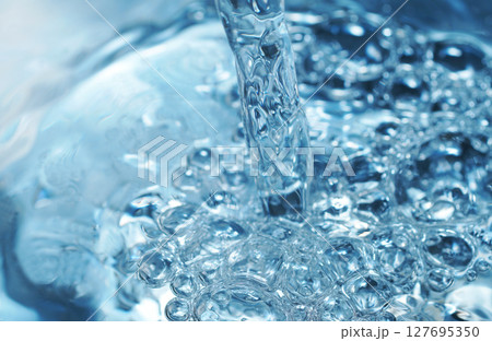 水・水飛沫・水面・水柱・泡・波紋 127695350