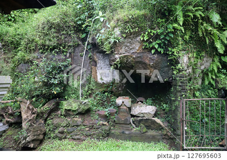 インドネシア　バリ島　ウブド　ゴアガジャ遺跡 127695603