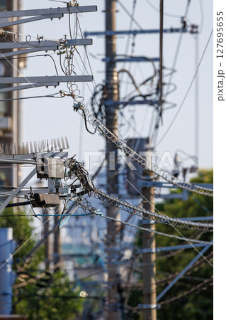 日本の都市の風景、電柱と電線 日本の都市の風景、電柱と電線 127695655